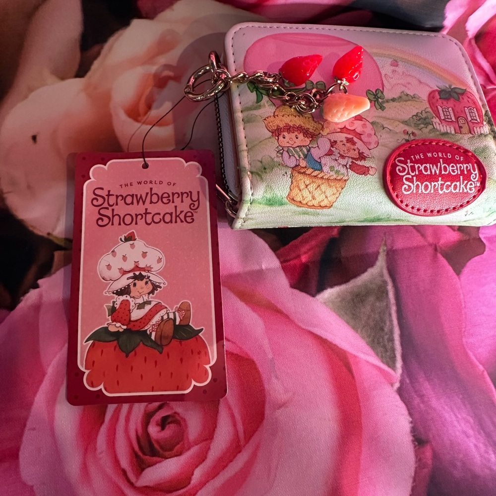 Strawberry Shortcake Wallet - Picture 4 of 9